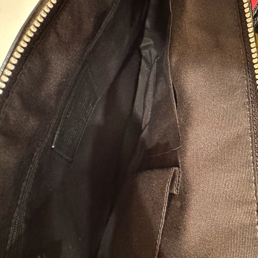 Coach Gray Leather Interior - Picture 5 of 7